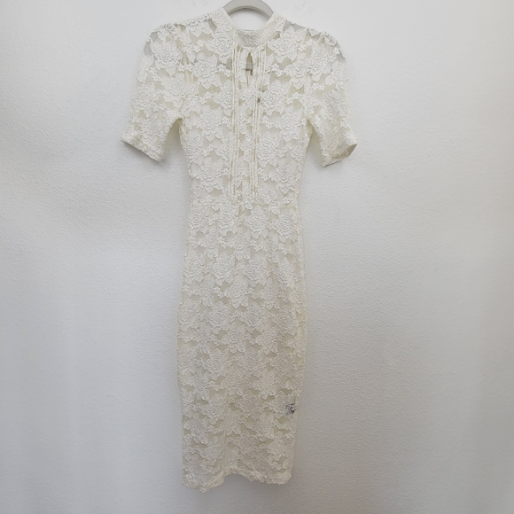 Cherry Koko Made in Korea Off White Lace Overlay Dress - Picture 2 of 14